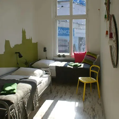 Tenement House * بوزنان